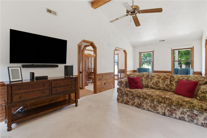 Photo 10 of 48 residential for sale in Chesapeake virginia