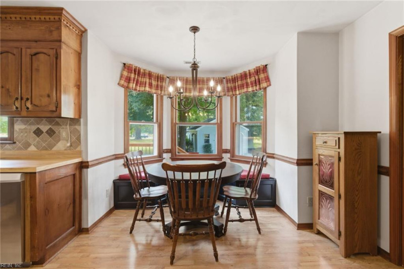 Photo 15 of 48 residential for sale in Chesapeake virginia