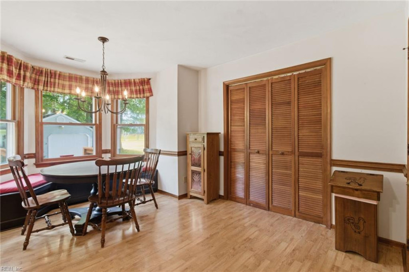 Photo 20 of 48 residential for sale in Chesapeake virginia