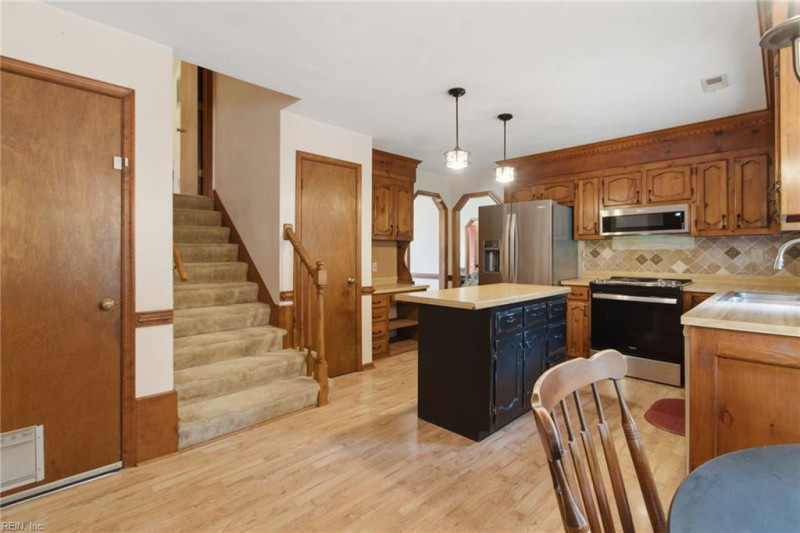 Photo 23 of 48 residential for sale in Chesapeake virginia