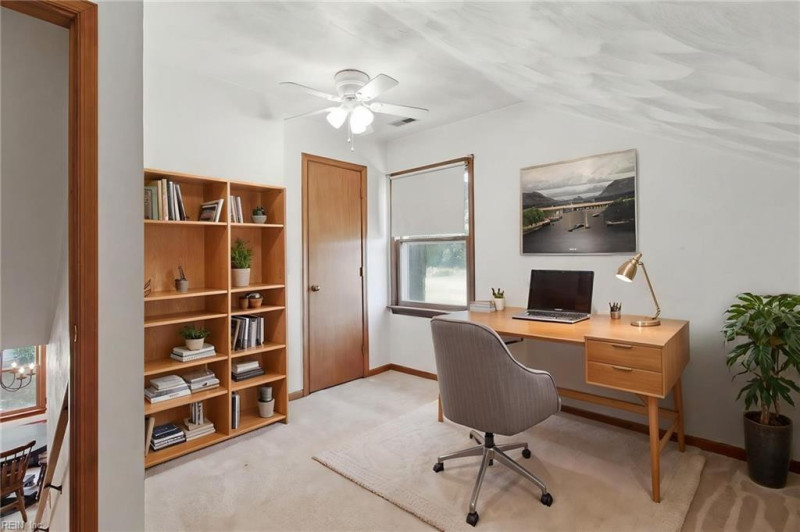 Photo 25 of 48 residential for sale in Chesapeake virginia