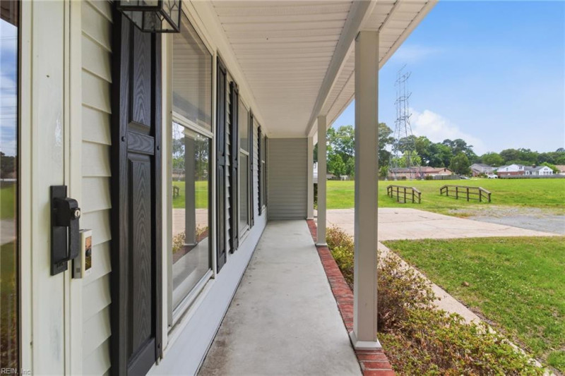 Photo 3 of 48 residential for sale in Chesapeake virginia