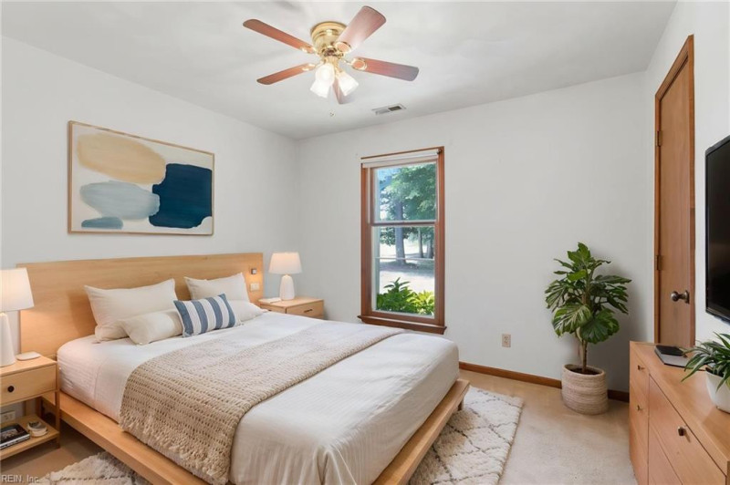 Photo 32 of 48 residential for sale in Chesapeake virginia