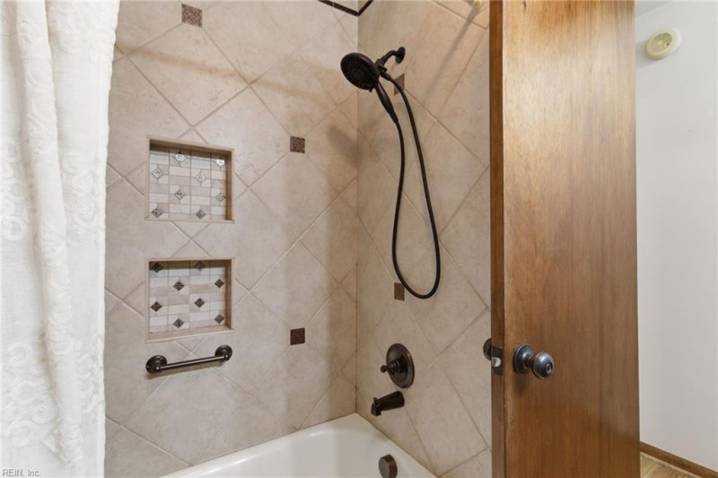 Photo 36 of 48 residential for sale in Chesapeake virginia