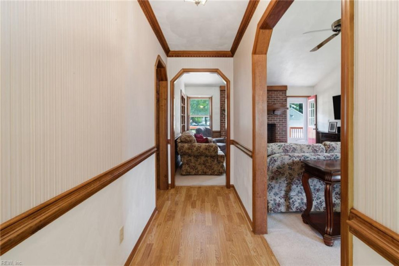Photo 5 of 48 residential for sale in Chesapeake virginia