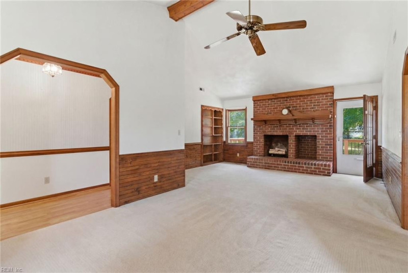 Photo 8 of 48 residential for sale in Chesapeake virginia