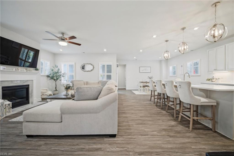 Photo 12 of 50 residential for sale in Chesapeake virginia