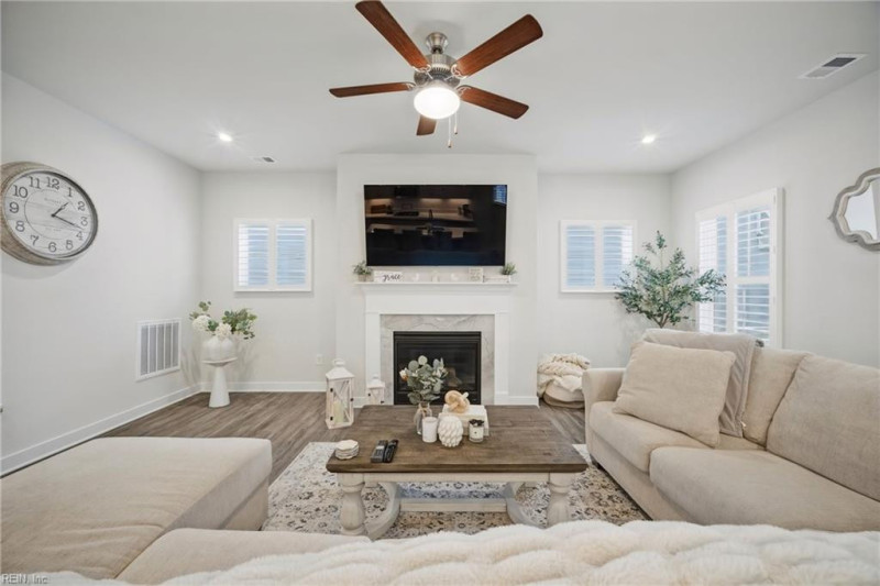 Photo 15 of 50 residential for sale in Chesapeake virginia