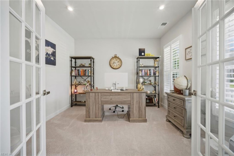 Photo 19 of 50 residential for sale in Chesapeake virginia