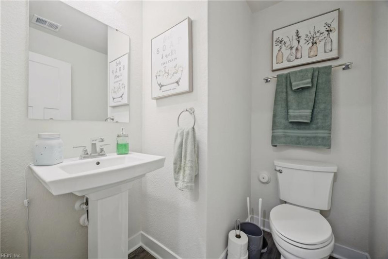 Photo 27 of 50 residential for sale in Chesapeake virginia