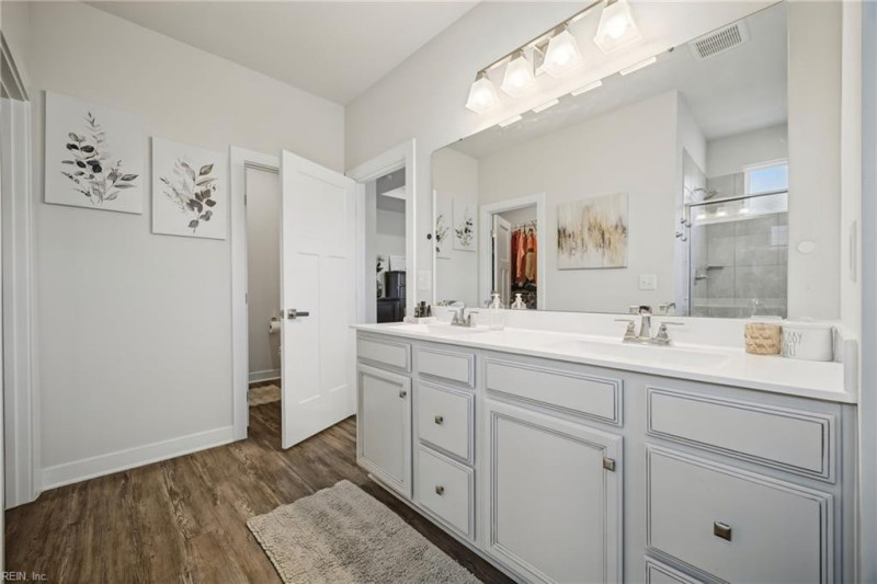 Photo 34 of 50 residential for sale in Chesapeake virginia