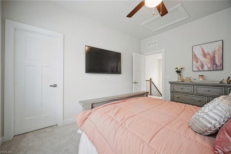 Photo 37 of 50 residential for sale in Chesapeake virginia