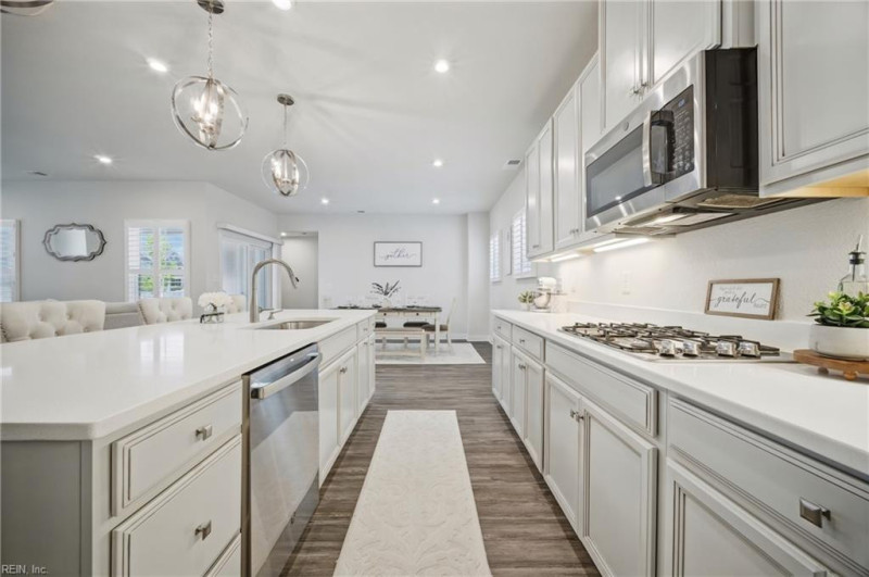 Photo 5 of 50 residential for sale in Chesapeake virginia