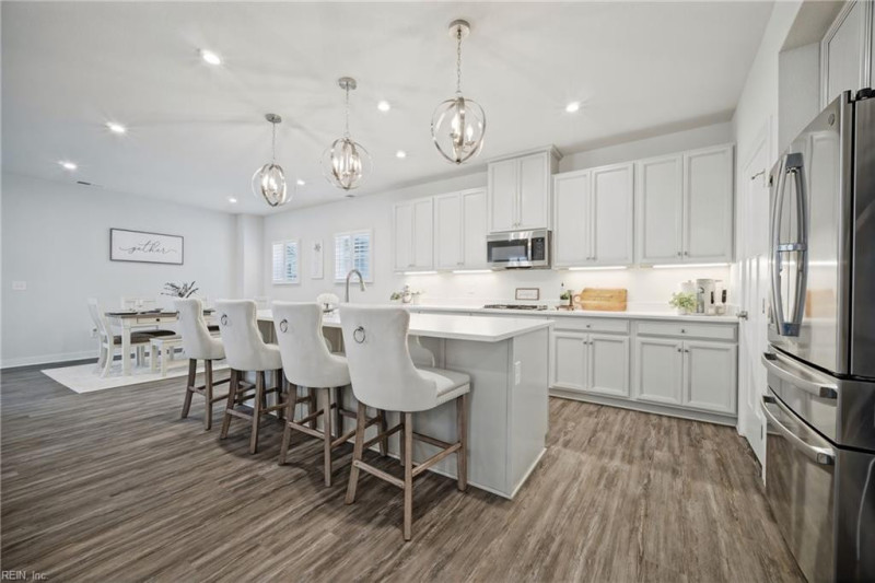Photo 8 of 50 residential for sale in Chesapeake virginia