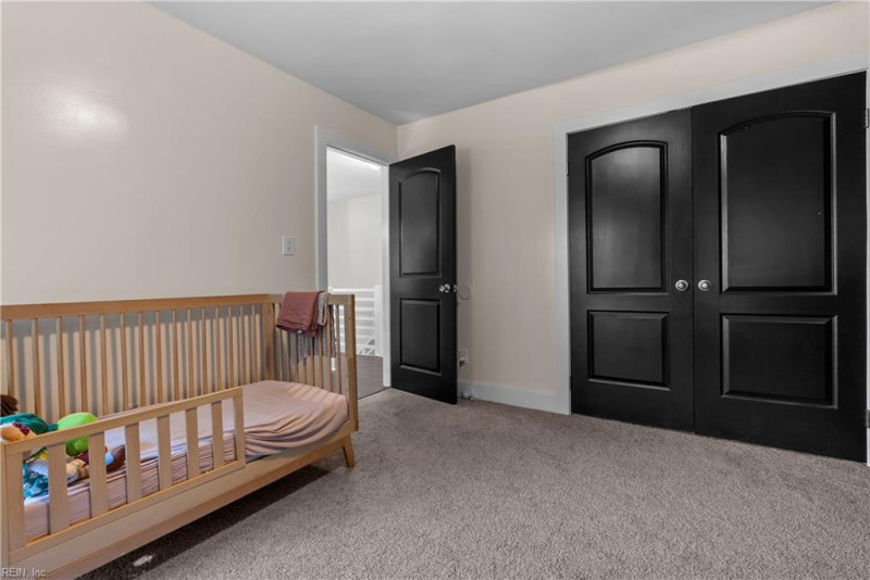 Photo 10 of 37 residential for sale in Chesapeake virginia