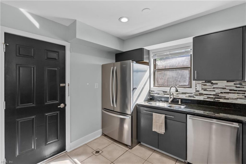 Photo 19 of 37 residential for sale in Chesapeake virginia