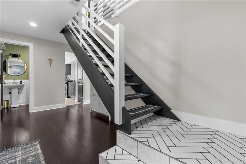 Photo 4 of 37 residential for sale in Chesapeake virginia
