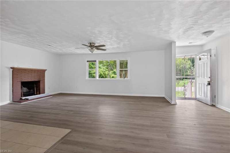Photo 4 of 30 residential for sale in Chesapeake virginia Photo 4 of 30 residential for sale in Chesapeake virginia