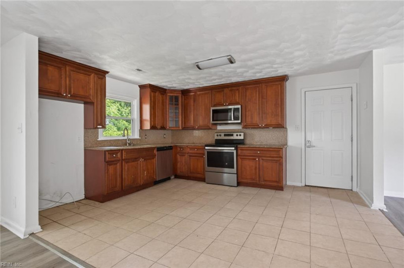 Photo 8 of 30 residential for sale in Chesapeake virginia Photo 8 of 30 residential for sale in Chesapeake virginia