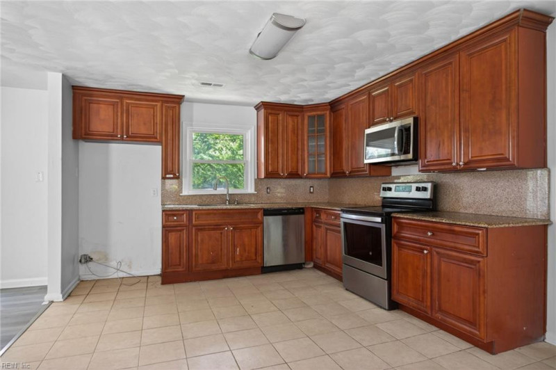 Photo 9 of 30 residential for sale in Chesapeake virginia Photo 9 of 30 residential for sale in Chesapeake virginia