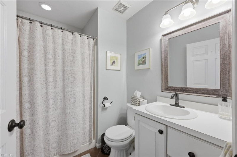 Photo 13 of 35 residential for sale in Norfolk virginia