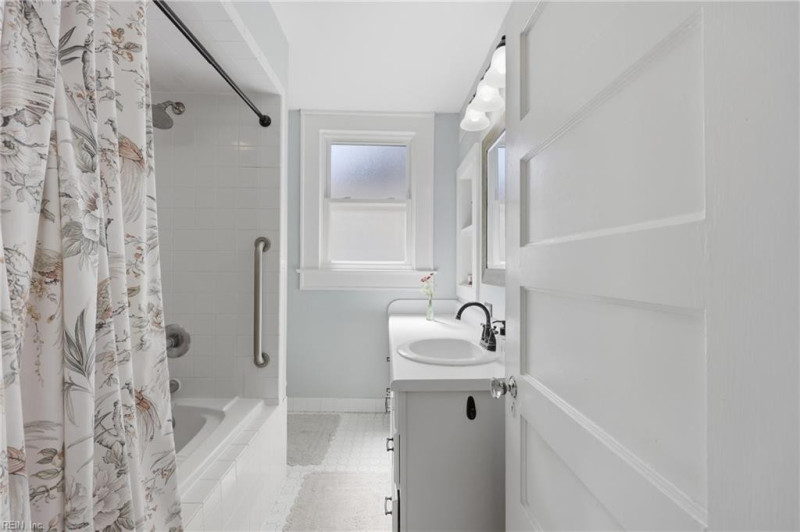 Photo 16 of 35 residential for sale in Norfolk virginia