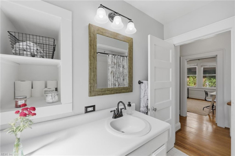 Photo 17 of 35 residential for sale in Norfolk virginia