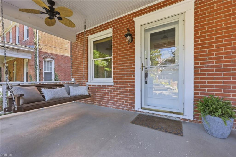 Photo 4 of 35 residential for sale in Norfolk virginia