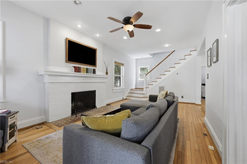 Photo 7 of 35 residential for sale in Norfolk virginia