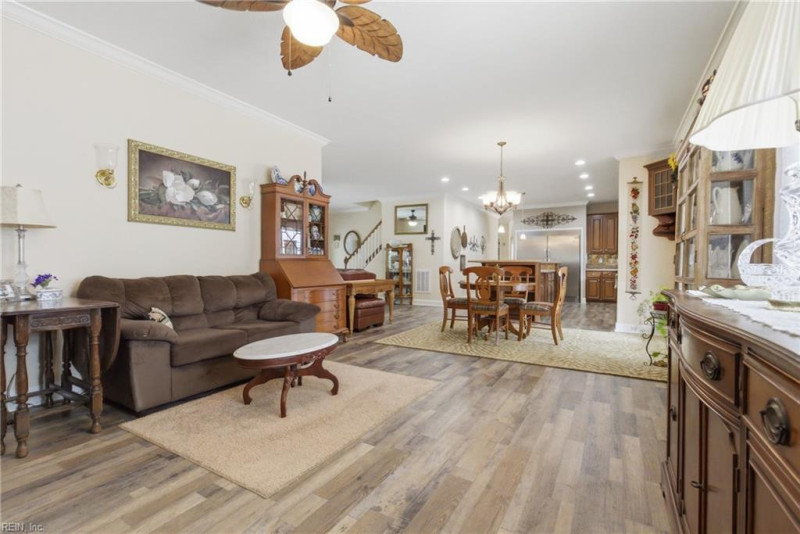 Photo 11 of 50 residential for sale in Chesapeake virginia