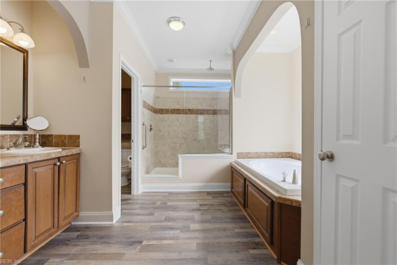 Photo 14 of 50 residential for sale in Chesapeake virginia