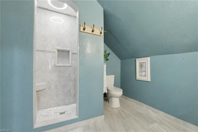 Photo 23 of 50 residential for sale in Chesapeake virginia