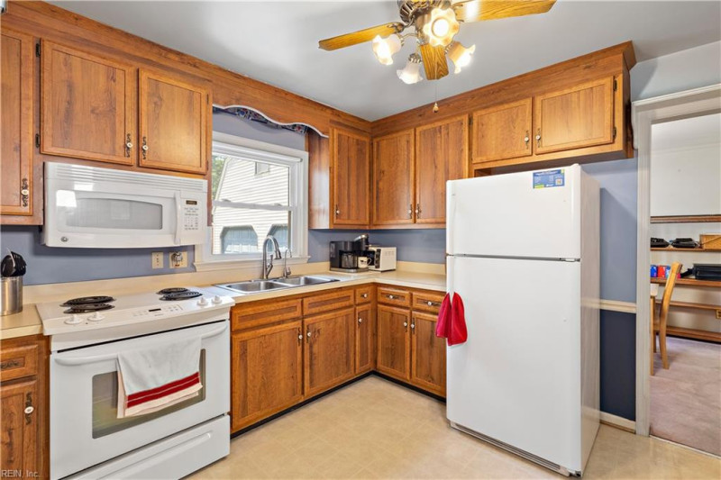 Photo 9 of 21 residential for sale in Newport News virginia