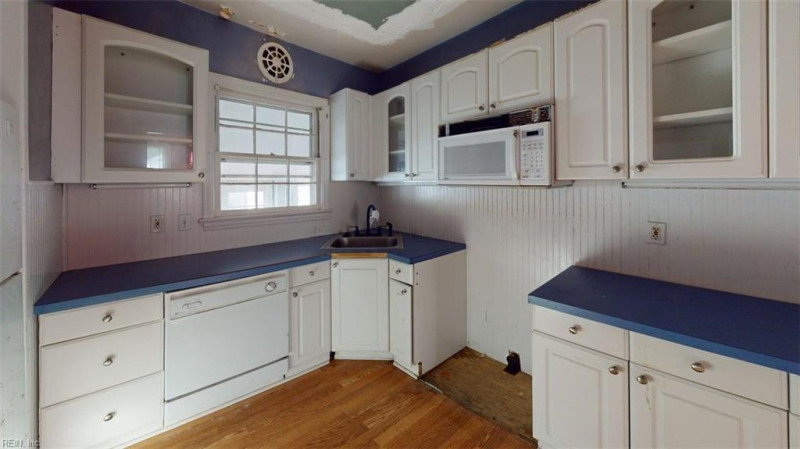 Photo 12 of 50 residential for sale in Norfolk virginia