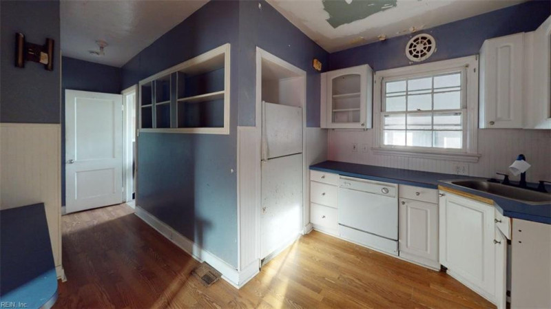 Photo 39 of 50 residential for sale in Norfolk virginia