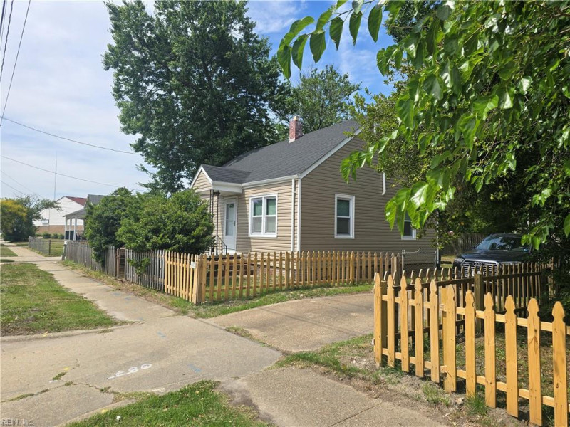 Photo 39 of 43 residential for sale in Norfolk virginia Photo 39 of 43 residential for sale in Norfolk virginia