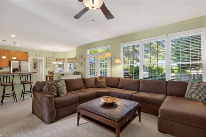 Photo 4 of 39 residential for sale in Virginia Beach virginia