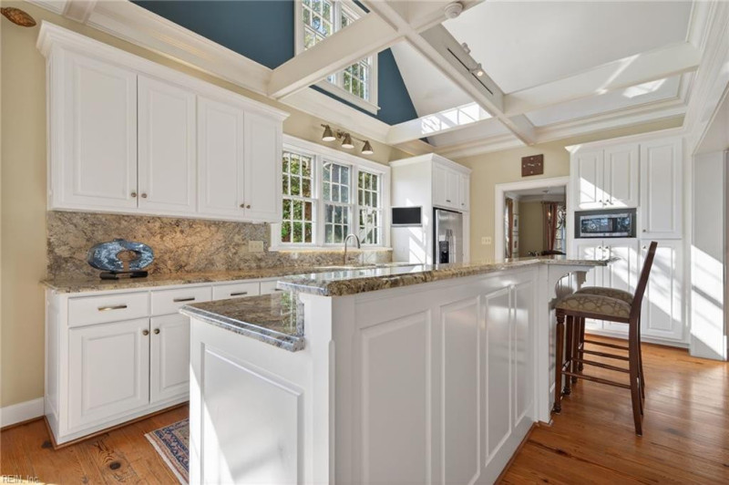 Photo 17 of 46 residential for sale in Suffolk virginia