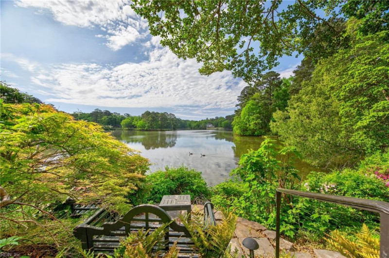 Photo 3 of 46 residential for sale in Suffolk virginia