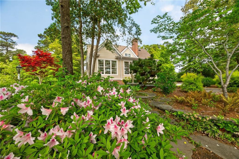 Photo 41 of 46 residential for sale in Suffolk virginia