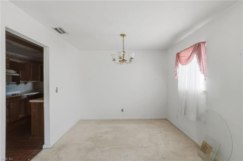 Photo 13 of 50 residential for sale in Chesapeake virginia