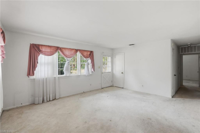 Photo 21 of 50 residential for sale in Chesapeake virginia