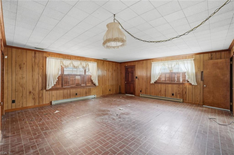 Photo 22 of 50 residential for sale in Chesapeake virginia