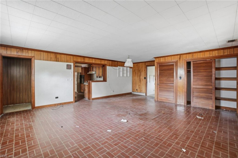 Photo 23 of 50 residential for sale in Chesapeake virginia