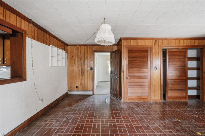 Photo 24 of 50 residential for sale in Chesapeake virginia