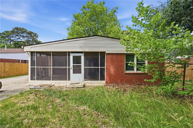 Photo 35 of 50 residential for sale in Chesapeake virginia