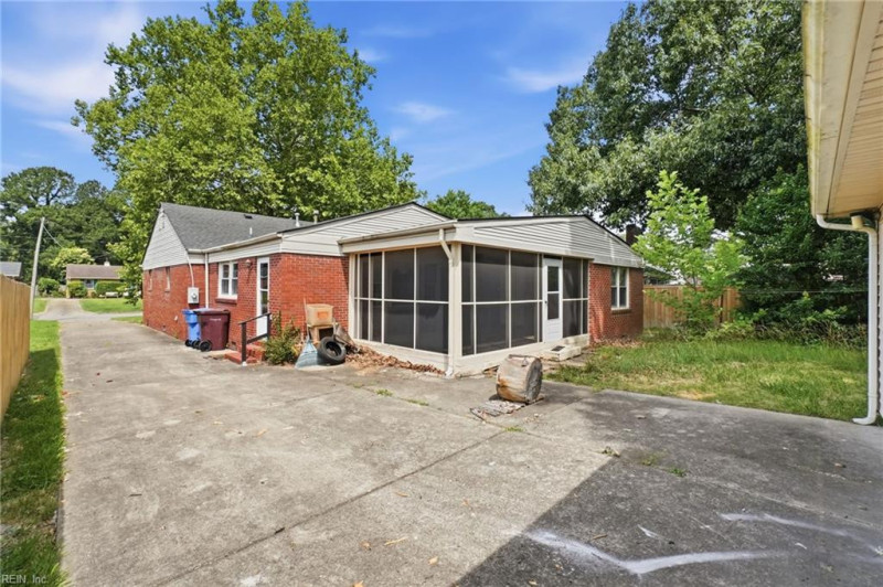 Photo 38 of 50 residential for sale in Chesapeake virginia