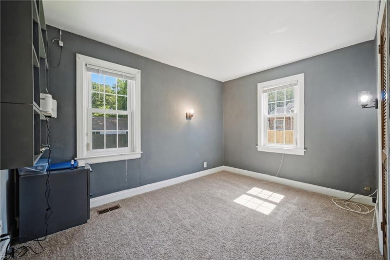 Photo 10 of 43 residential for sale in Norfolk virginia
