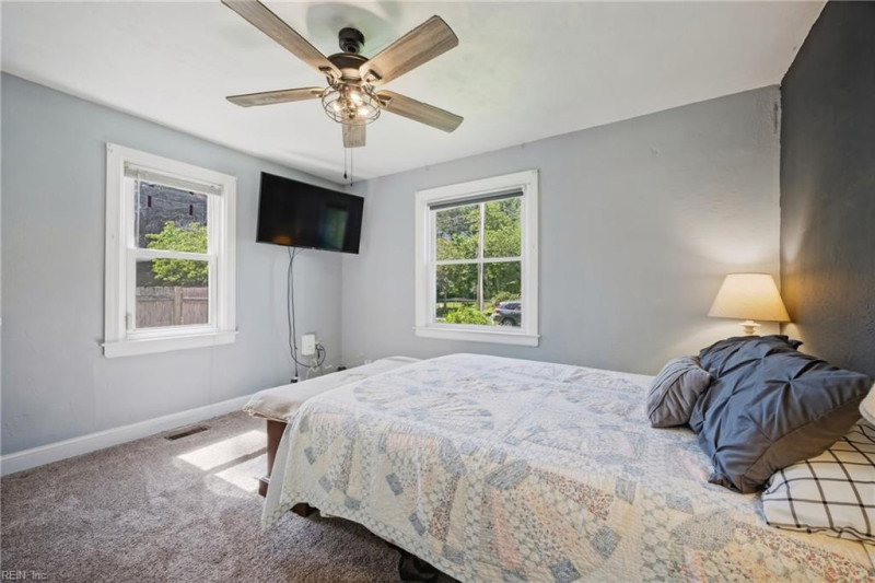 Photo 11 of 43 residential for sale in Norfolk virginia