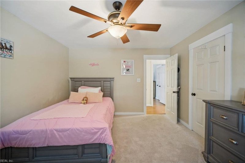 Photo 19 of 44 residential for sale in Chesapeake virginia